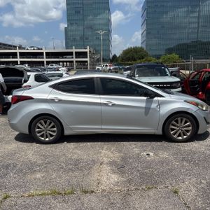 صورة 10 لـ 2014 Hyundai ELANTRA SE