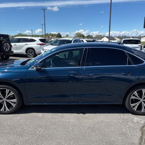 VOLKSWAGEN PASSAT SE - 4