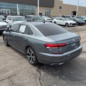 VOLKSWAGEN PASSAT SE - 5