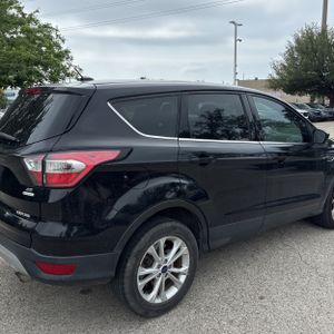 FORD ESCAPE SE - 9