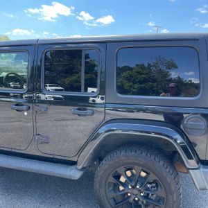 JEEP WRANGLER 4XE UNLIMITED SAHARA 4X4 - 6