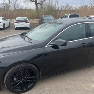 CHEVROLET MALIBU 1LT - 2