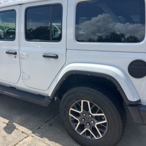 صورة 6 لـ 2024 JEEP WRANGLER SAHARA