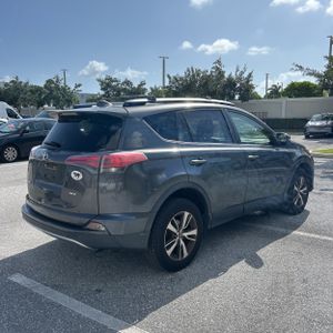 2017 Toyota RAV4 XLE photo 8