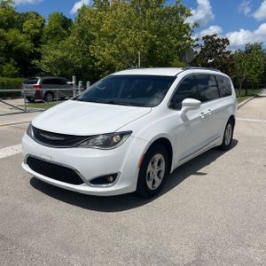2020 Chrysler PACIFICA TOURING L — фото 1