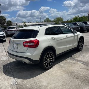 MERCEDES-BENZ GLA - 8