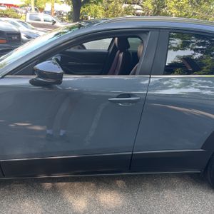 صورة 4 لـ 2023 Mazda CX-30 CARBON EDITION
