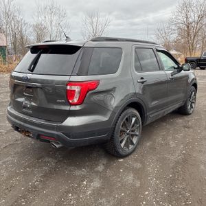 FORD EXPLORER XLT - 8