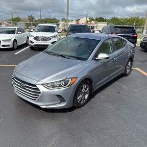 HYUNDAI ELANTRA SE - 1