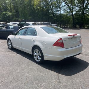 FORD FUSION SE - 3