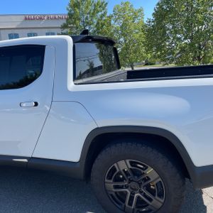 صورة 6 لـ 2022 Rivian R1T ADVENTURE
