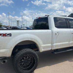 FORD F-250 SUPER DUTY LARIAT - 9