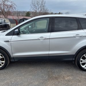FORD ESCAPE SE - 4