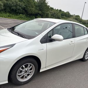 صورة 2 لـ 2016 Toyota PRIUS TWO