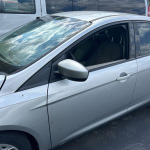 FORD FOCUS SE - 2