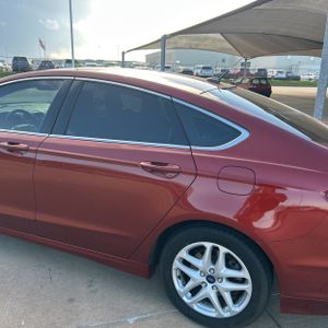 FORD FUSION SE - 6