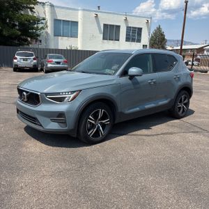 2023 Volvo XC40 CORE photo 1