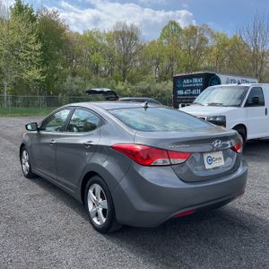 HYUNDAI ELANTRA GLS - 5