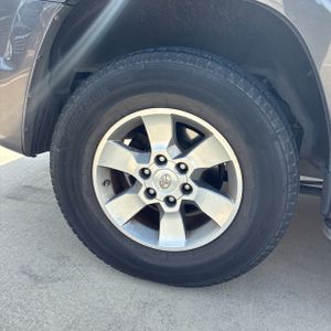 2013 Toyota 4RUNNER SR5 thumbnail 19