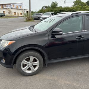 2013 Toyota RAV4 XLE photo 2