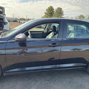 VOLKSWAGEN JETTA SE - 4