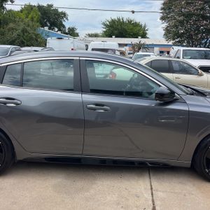 2026 Nissan SENTRA SR 照片 9