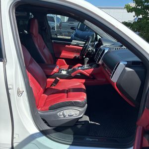 2016 Porsche CAYENNE GTS 照片 33