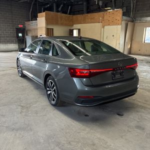 VOLKSWAGEN JETTA SE - 5