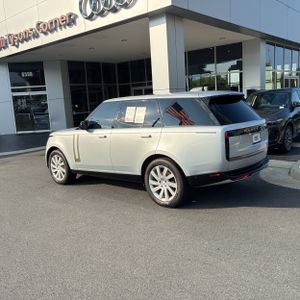 صورة 5 لـ 2023 LAND Rover RANGE ROVER P400 SE