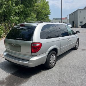 صورة 8 لـ 2005 Chrysler TOWN & COUNTRY LIMITED