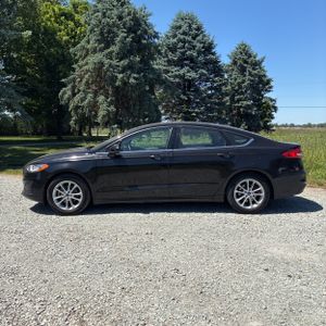 FORD FUSION SE - 3