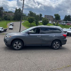 صورة 3 لـ 2017 Nissan PATHFINDER SV