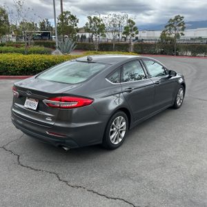 FORD FUSION SE - 8
