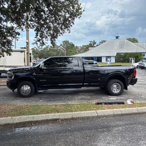 2025 RAM 3500 LONGHORN photo 3