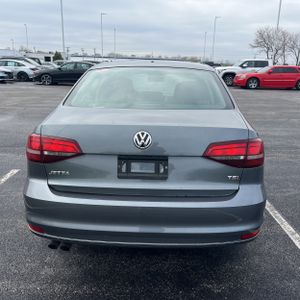 VOLKSWAGEN JETTA 1.4T S - 7