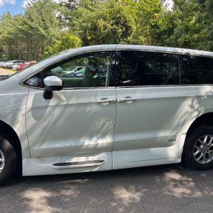 صورة 4 لـ 2022 Chrysler VOYAGER LX