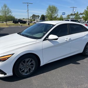 HYUNDAI ELANTRA SEL - 2