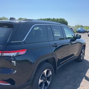 صورة 9 لـ 2024 JEEP GRAND CHEROKEE 4XE