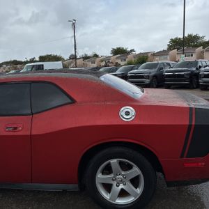 Dodge Challenger SE - 6