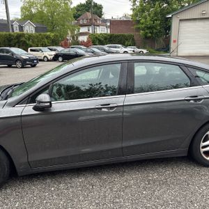FORD FUSION SE - 4