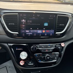 صورة 35 لـ 2025 Chrysler PACIFICA SELECT
