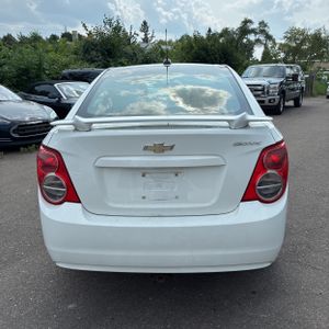 2015 Chevrolet SONIC LS — фото 7