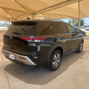 صورة 8 لـ 2023 Nissan PATHFINDER SL