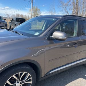 MITSUBISHI OUTLANDER SEL - 2