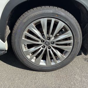 صورة مصغرة 18 لـ 2024 Toyota HIGHLANDER PLATINUM