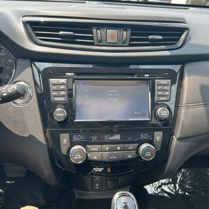 2017 Nissan ROGUE SL — миниатюра 38