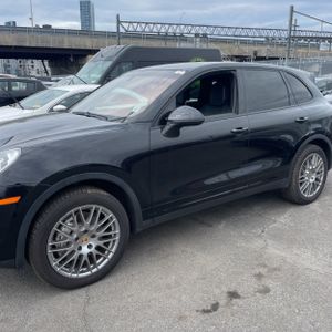 PORSCHE CAYENNE S - 2