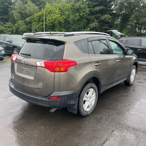 2015 Toyota RAV4 LE — фото 8