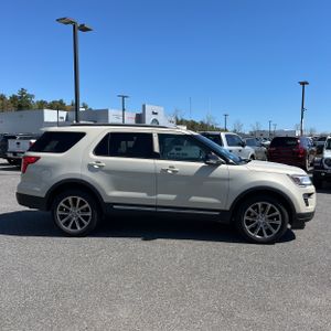 FORD EXPLORER XLT - 10