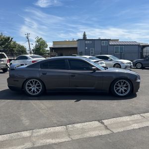 DODGE CHARGER SE - 10